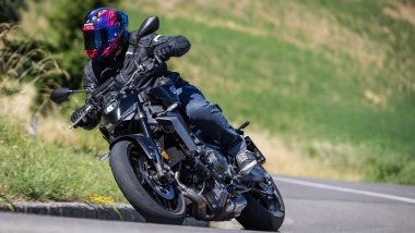 Yamaha MT-09 Y-AMT, tra le curve puoi concentrarti solo sulle linee