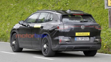 Volkswagen ID. Tiguan spy shot