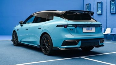 Lynk &amp; Co 07 GT