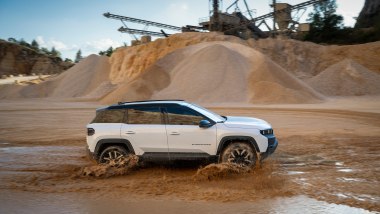 Prova Jeep Compass 2026 4xe a trazione integrale