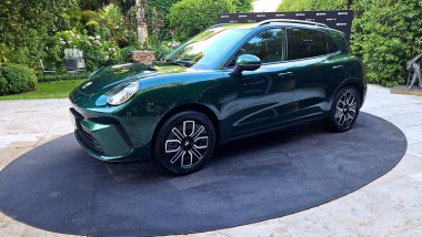 GWM Ora 5, 3/4 anterore