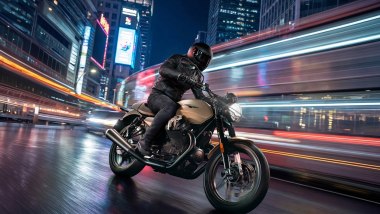 Moto Guzzi V7 Stone