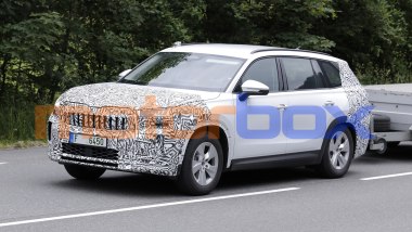 Skoda Kodiaq 2027, le luci anteriori sono sdoppiate