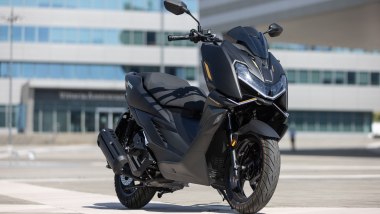Zontes 125X, lo scooter compatto ha un design sportivo