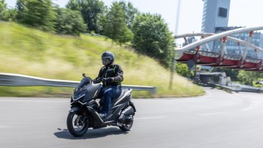 Zontes 125X, il motore ha prestazioni e consumi convincenti