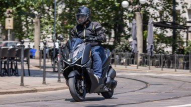 Zontes 125X, sul pavé non si scompone
