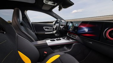 Mercedes-AMG CLA 45 4MATIC+, interni