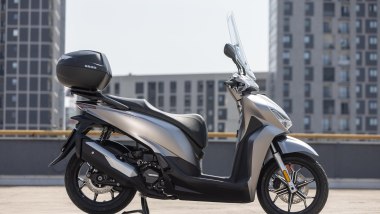 QJ Motor SQ350: la vista laterale