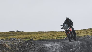 Norton Atlas, il motore ha la grinta giusta per regalare anche qualche traverso di potenza