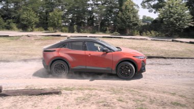 Al volante della Subaru Uncharted