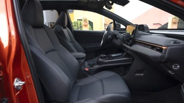 Subaru Uncharted, sedili anteriori