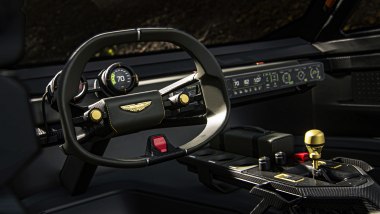 Aston Martin Dreadnought, volante