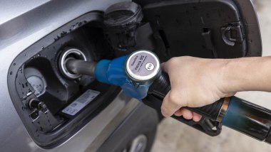 Si chiama Nexa 95 la benzina 100% rinnovabile del test di BMW, Toyota, Repsol e Bosch
