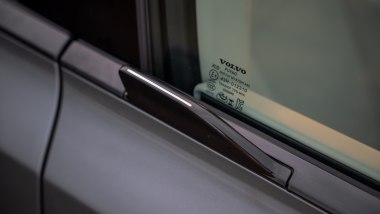 Volvo EX60 2027, la maniglia Wing Grip