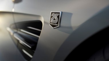 Aston Martin Vanquish 25, l'emblema della serie speciale