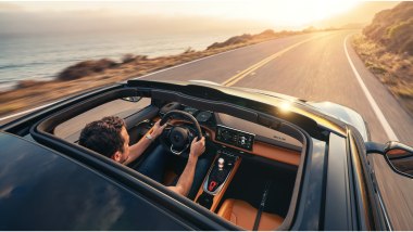 Lotus Emira 420 Sport, il nuovo tetto apribile è trasparente