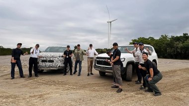 Toyota Land Cruiser EV, la foto del muletto