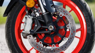 Benelli TRK 902: Brembo firma l'impianto frenante