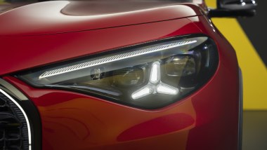 Nuova Mercedes GLA 2027 Hybrid, luci anteriori