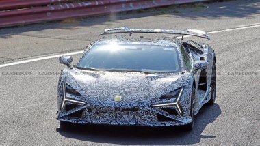 Lamborghini Revuelto SV