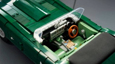 LEGO Icons Jaguar E-Type, il volante funzionante