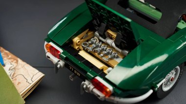 LEGO Icons Jaguar E-Type, i dettagli