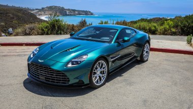 Aston Martin Vanquish coup&eacute; Heritage Edition