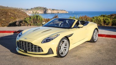 Aston Martin DB12 Volante Heritage Edition