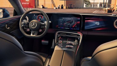 Mercedes-AMG GT 53 Coupé 4, l'abitacolo
