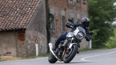 Honda CB1000F 2026: la ciclistica &egrave; efficace