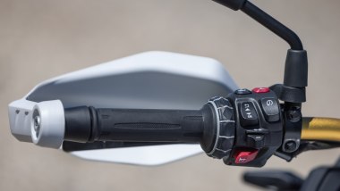 BMW F 450 GS: dove li avere già visti questi blocchetti?