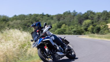 BMW F 450 GS: su asfalto è efficace quanto una naked