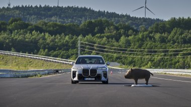 BMW Neue Klasse, l'assistenza alla frenata di emergenza