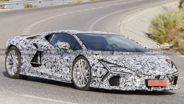 Lamborghini Revuelto Spyder, le prime foto spia