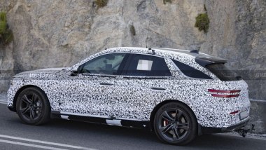 Genesis GV70 Hybrid, il profilo laterale