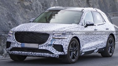 Genesis GV70 Hybrid, foto spia del frontale