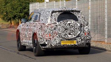 Land Rover Baby Defender, foto spia ruota di scorta