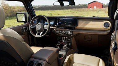 Jeep Wrangler JL-2A, interni