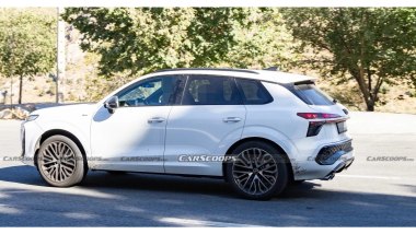 Audi SQ3 foto spia