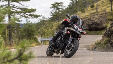 Benelli TRK 902 Xplorer: su strada è stabile e precisa