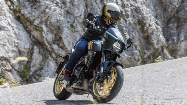 Suzuki GSX-8TT, il fascino non le manca