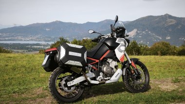 Aprilia Tuareg 660, 3/4 posteriore