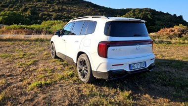 Mercedes GLB Hybrid, 3/4 posteriore
