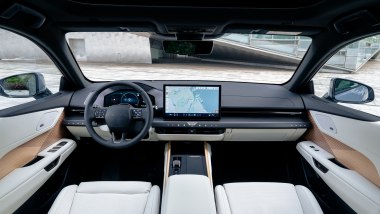 Lexus ES 350e 2027, plancia