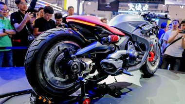 Voge CU-X Hybrid Concept, 3/4 posteriore