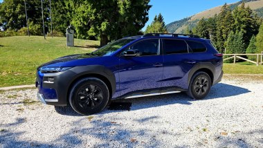 Subaru E-Outback, vista laterale