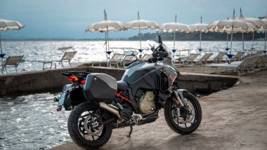 Ducati Multistrada V4 S Grand Tour, le borse sono in tinta con la moto