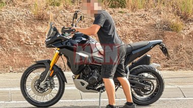 Foto spia erede Triumph Tiger 900 Rally