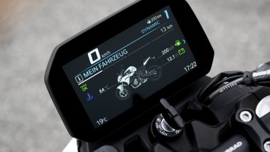 Nuova BMW F 450 R, il display &egrave; lo stesso delle sorella maggiori