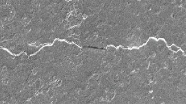 Dendriti di litio si insinuano nella matrice ceramica - Foto: Max Planck Institute